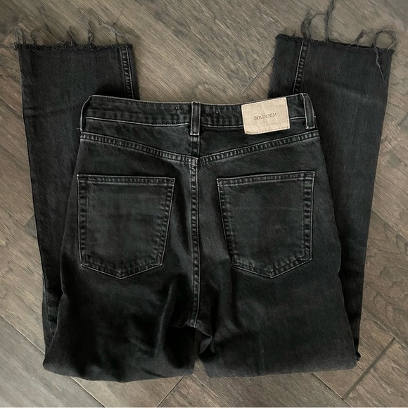 Zara Black Straight Leg Jeans 4 High Rise Raw Hem Minimalist Capsule Fit - Picture 7 of 8